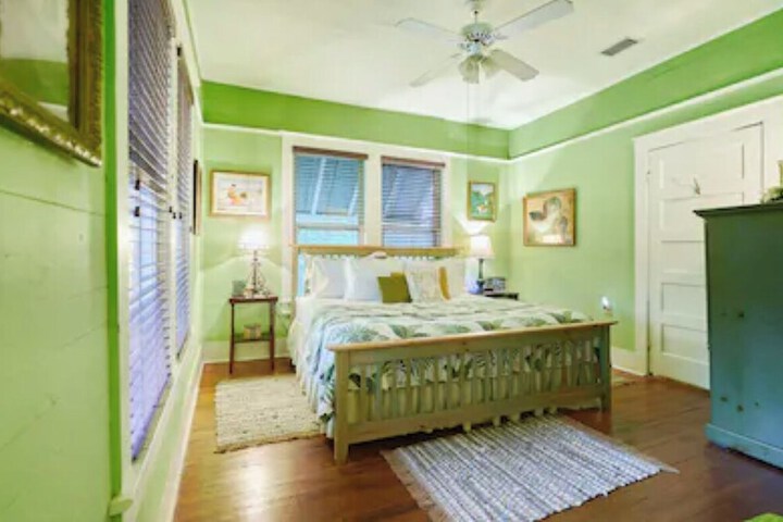 Room 7 of 78