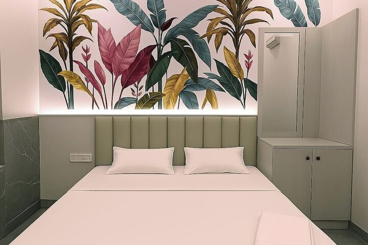 Room 8 of 14