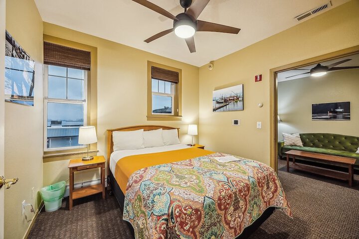 Room 50 of 118