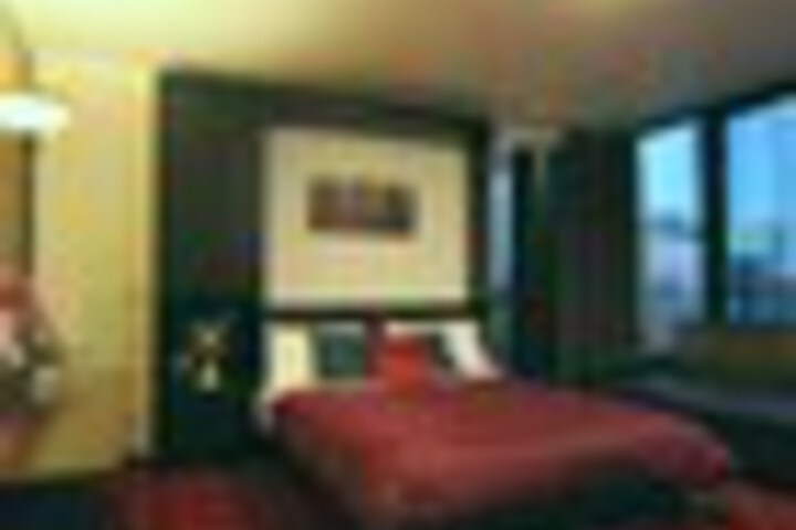 Room 23 of 66