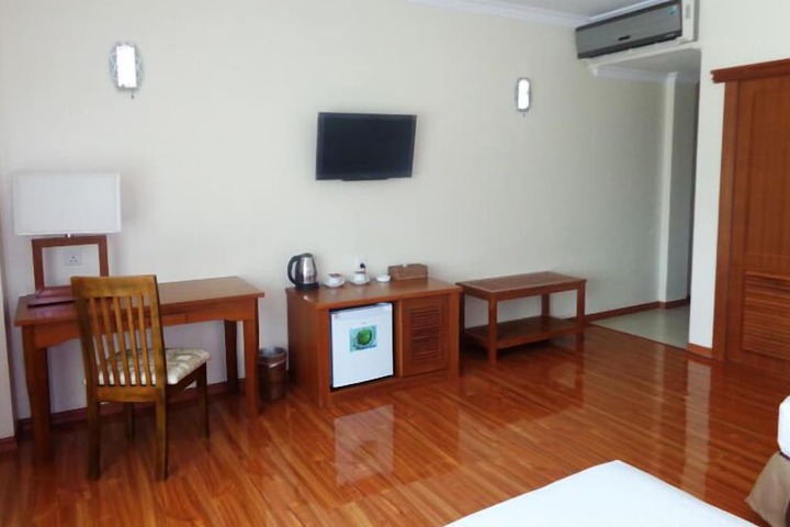 Room 15 of 28