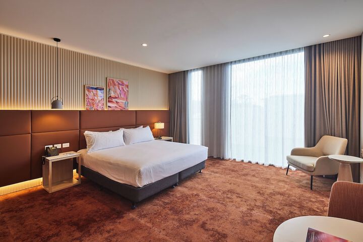Room 9 of 32