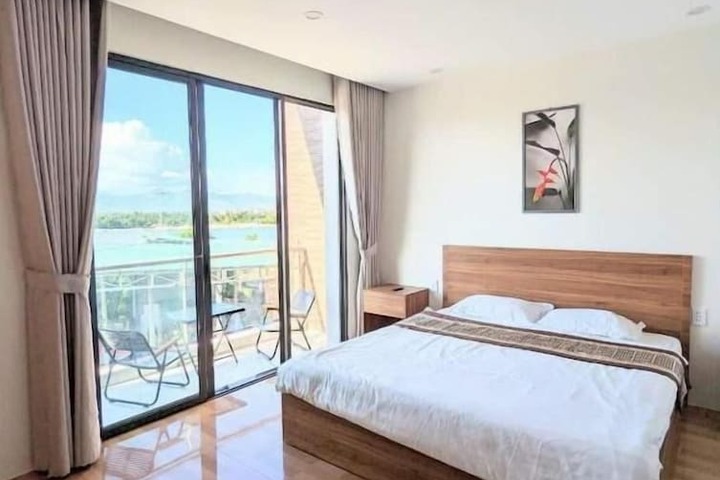 Room 6 of 20
