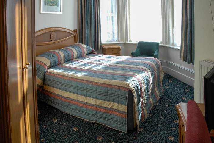 Room 4 of 48