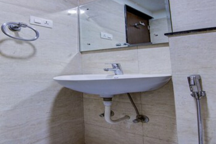 Room 2 of 23