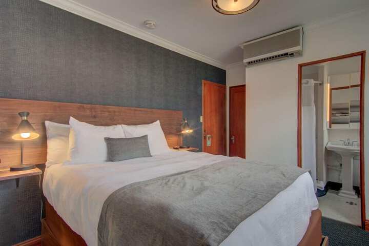 Room 6 of 23