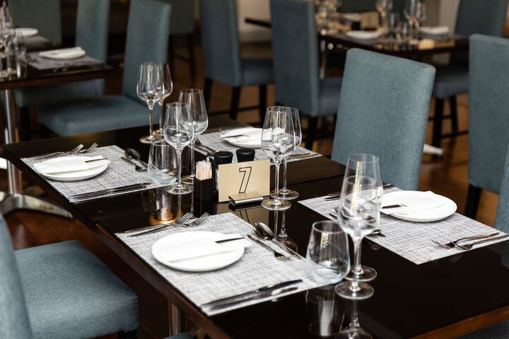 Dining 40 of 75
