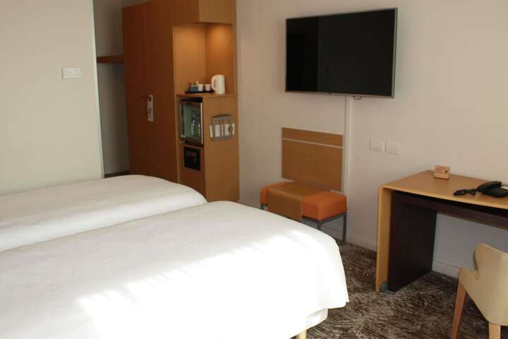 Room 46 of 188