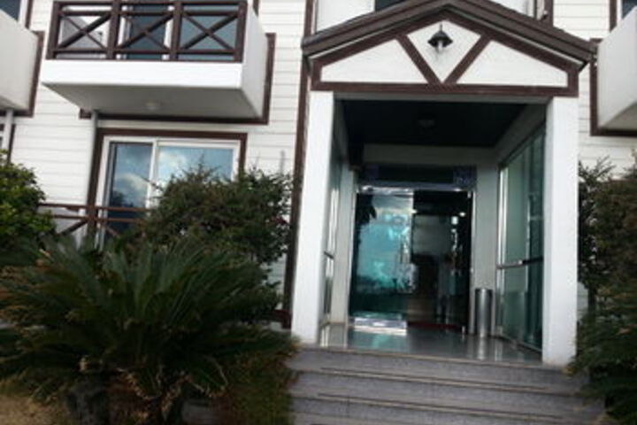 Hotel 27 of 39