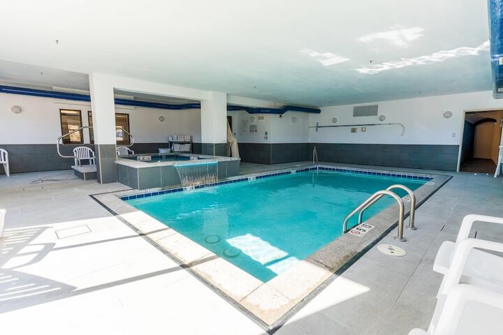 Hotel with Pool