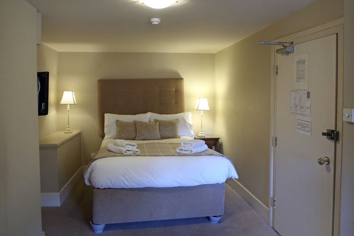 Room 12 of 46
