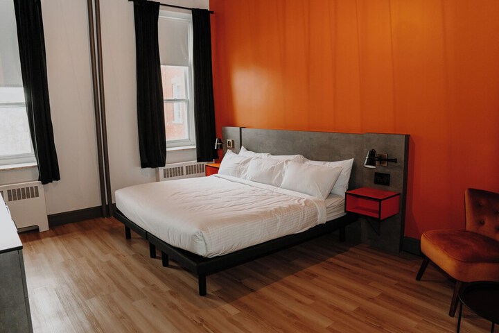 Room 30 of 50