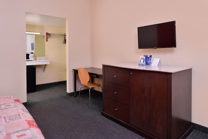 Room 9 of 26