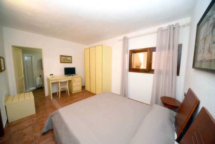 Room 18 of 18