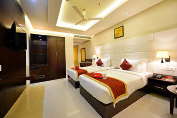 Room 10 of 20
