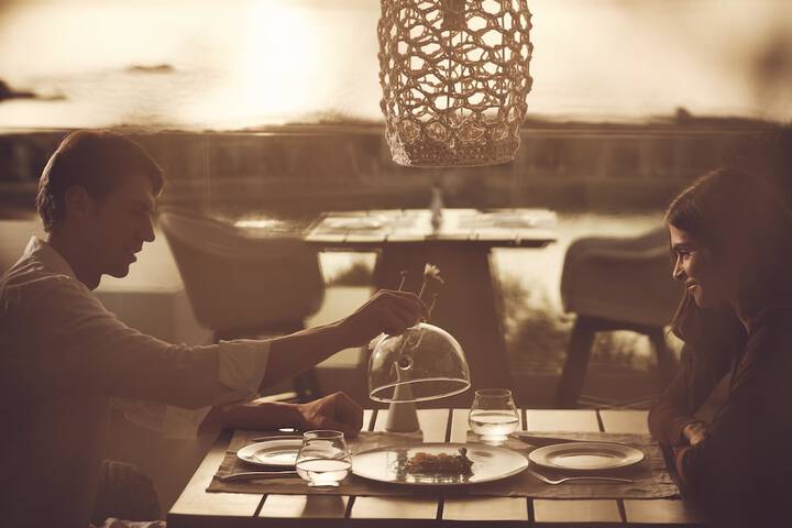 Dining 324 of 356