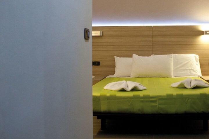 Room 3 of 46