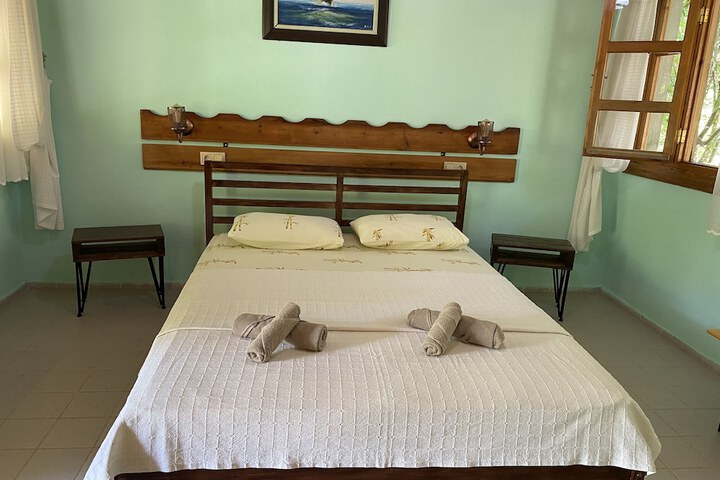Room 18 of 33
