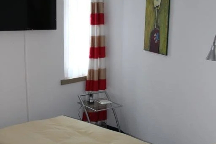 Room 14 of 14