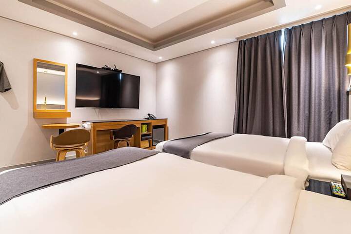 Room 30 of 139