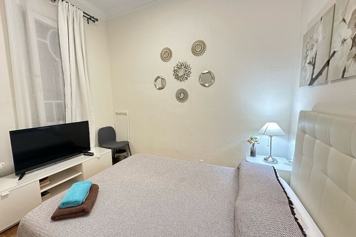 Room 9 of 24
