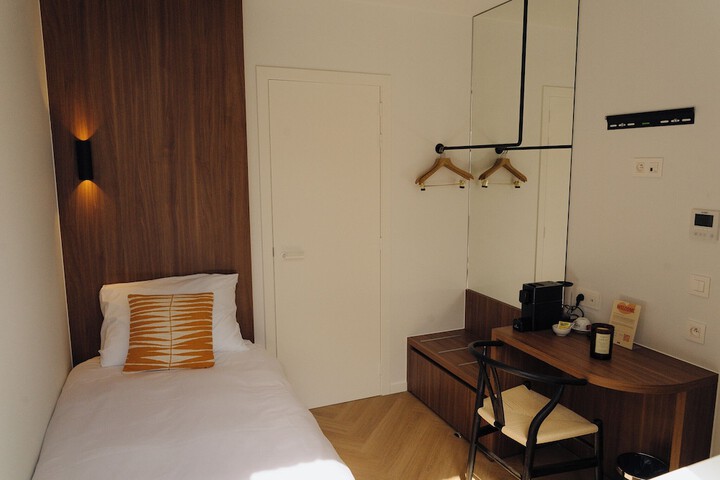 Room 22 of 59