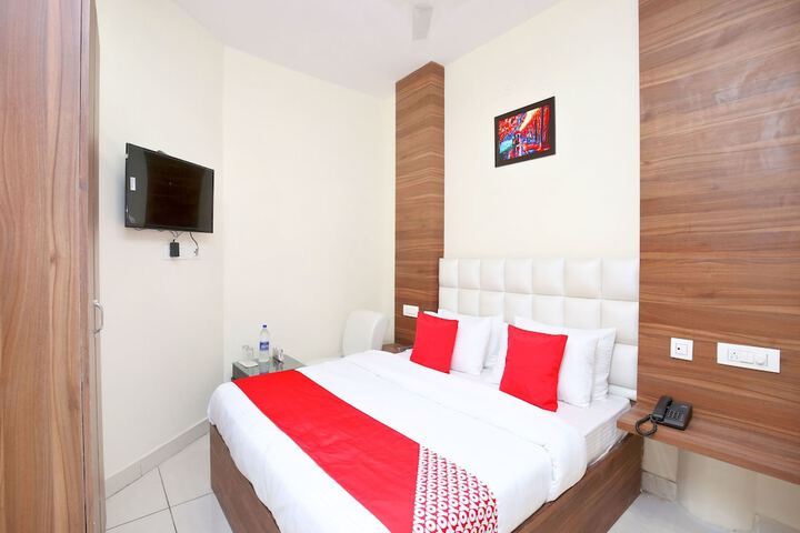 Room 6 of 22
