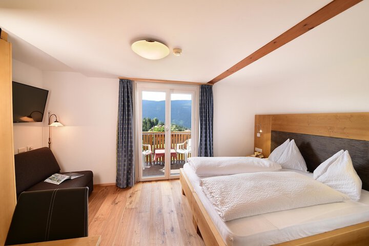 Room 2 of 23