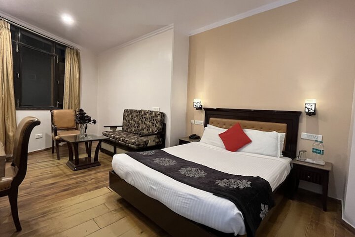 Room 2 of 18