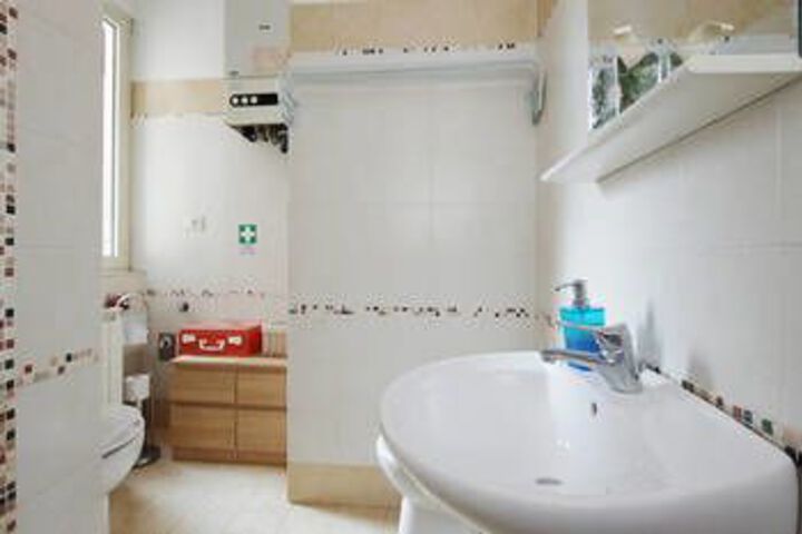 Room 3 of 16