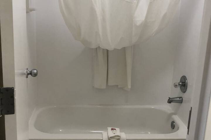 Room 35 of 41