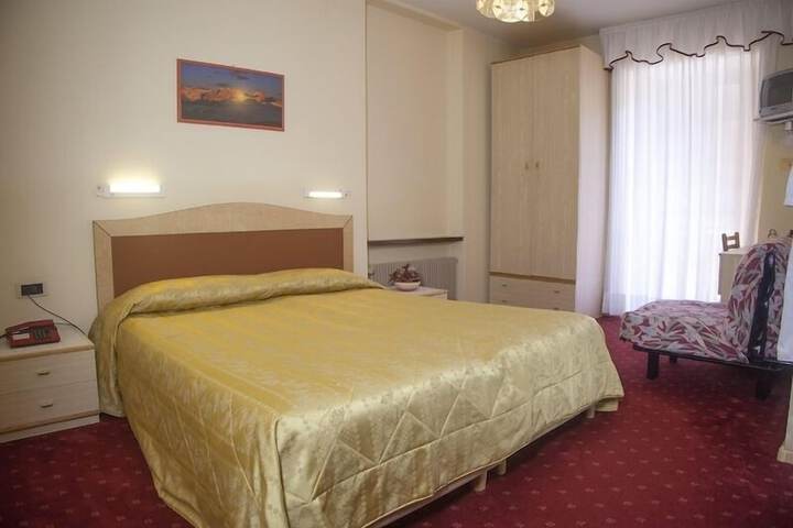 Room 2 of 45