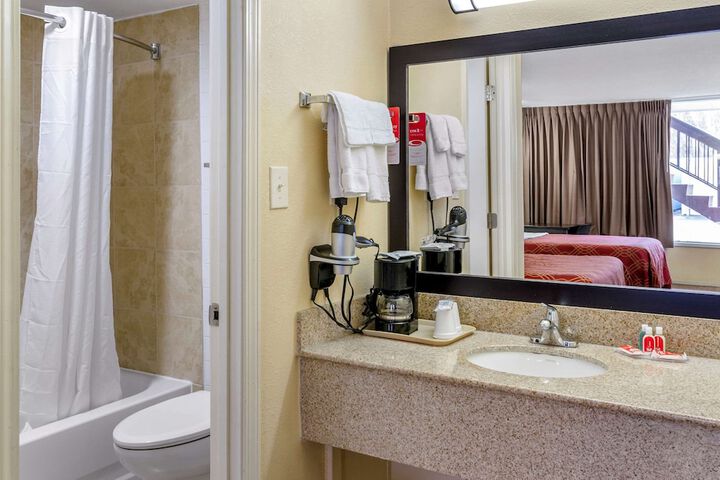 2 Double Beds (3 of 7)