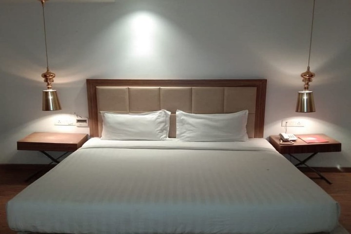 Room 10 of 72
