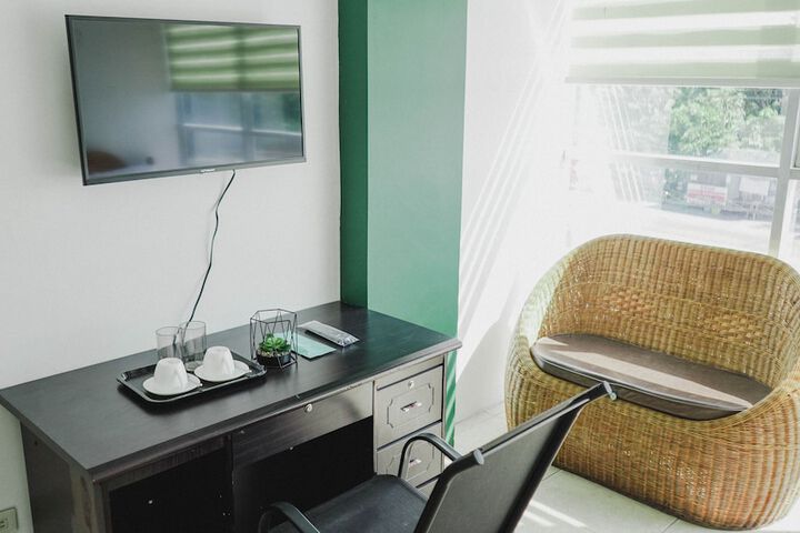Room 4 of 33