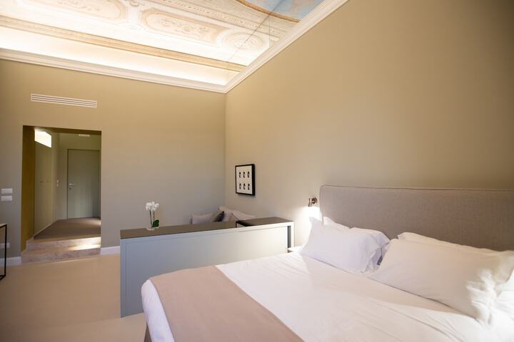 Room 13 of 46