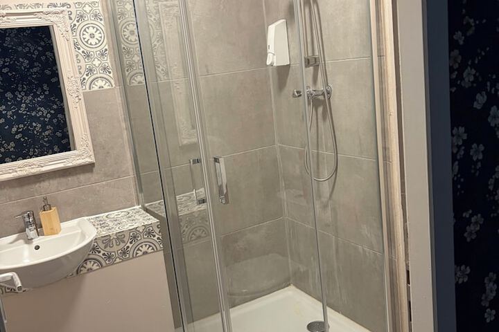 Room 15 of 23