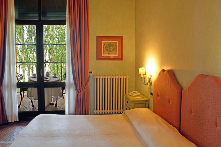 Room 17 of 84