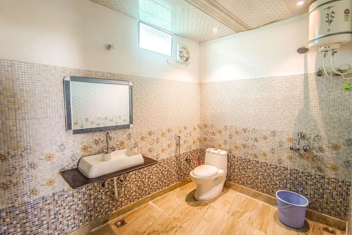 Room 10 of 61