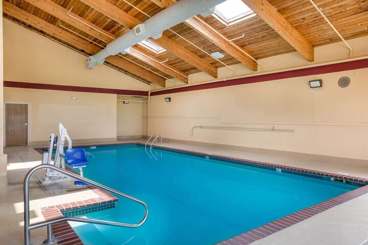 Pool 41 of 54