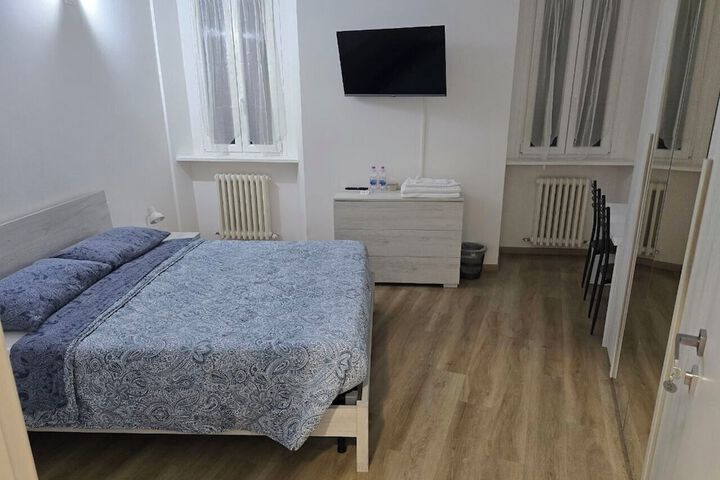 Room 2 of 9