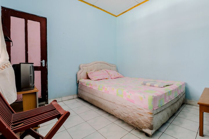Room 3 of 33