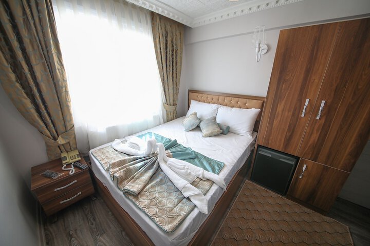 Room 13 of 40