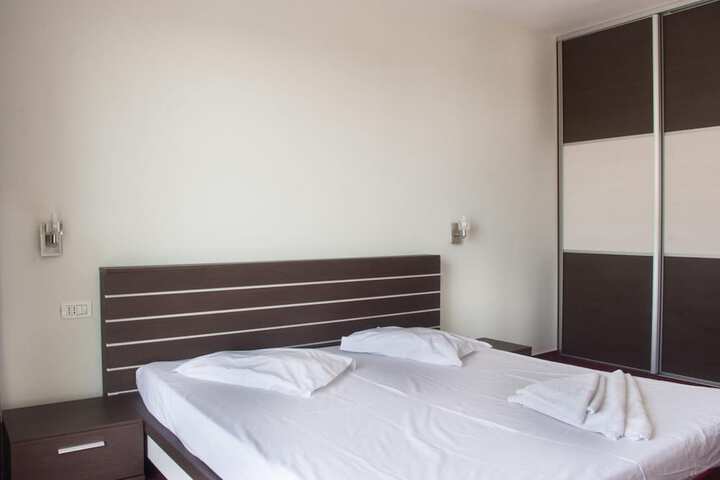 Room 12 of 44