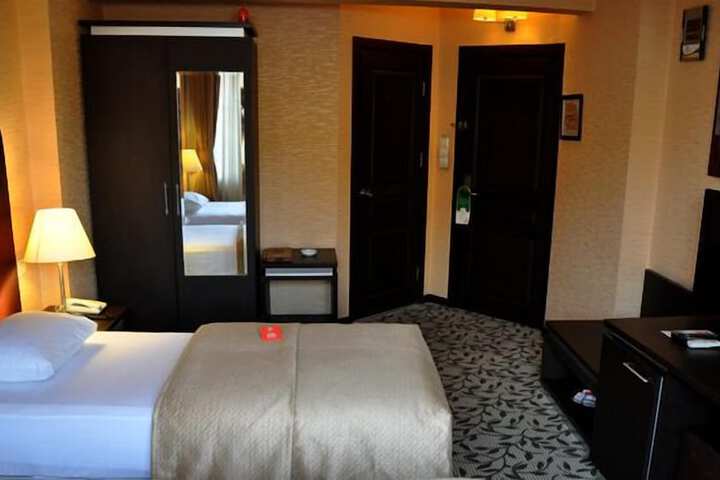 Room 30 of 43
