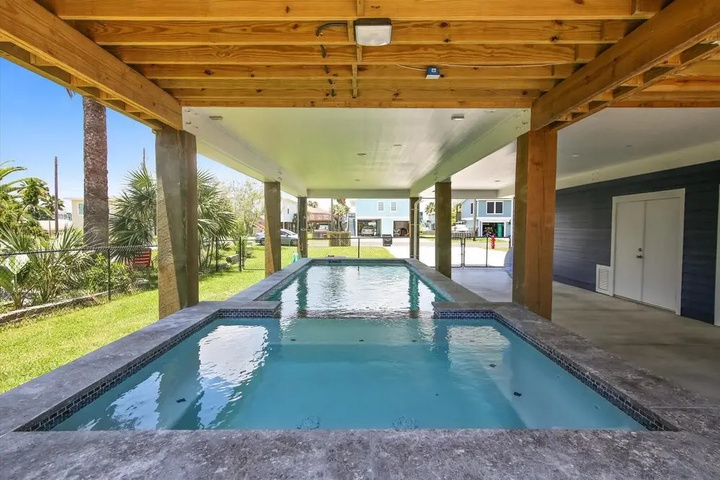 Pool 12 of 22