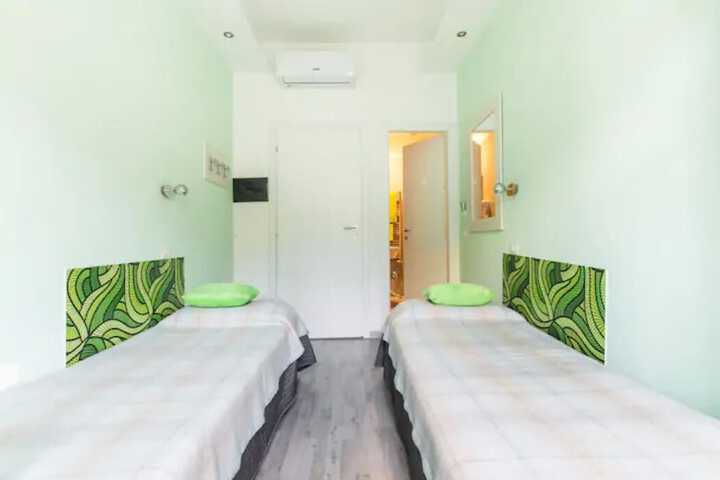Room 7 of 35