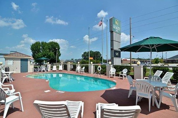 Pool 33 of 47