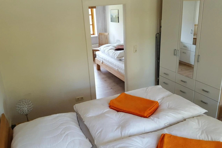 Room 4 of 15