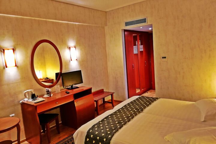Room 21 of 62